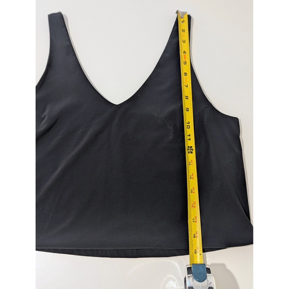 Vuori Villa Cropped Tank Top Black Size Medium VW1214 V Neck Lightweight - Picture 8 of 8